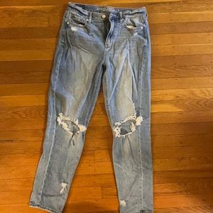 American eagle mom jeans distressed / ripped